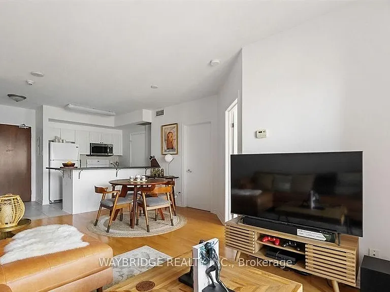200 Rideau St #906 — Photo 6