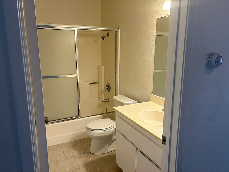 615 E Colorado Blvd #B — Photo 29