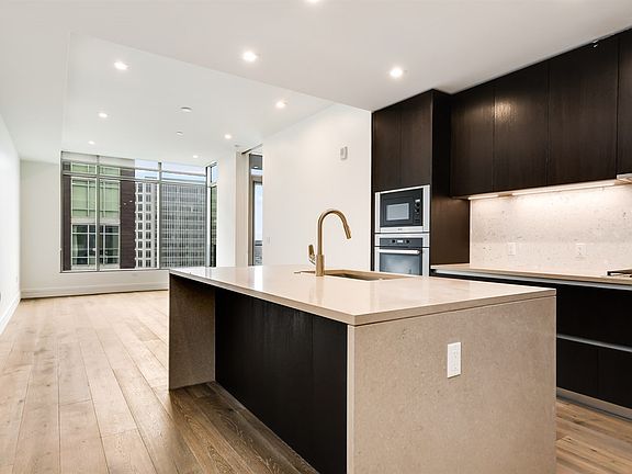 2nd image of 501 West Ave #1102