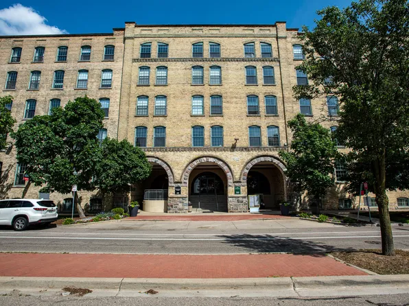 940 Monroe Ave NW Unit 461, Grand Rapids, MI 49503