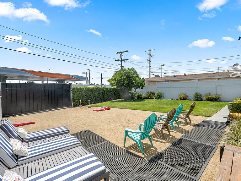 13730 Community St — Photo 79