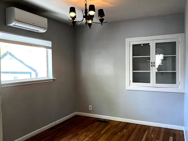 634 Burns St — Photo 3