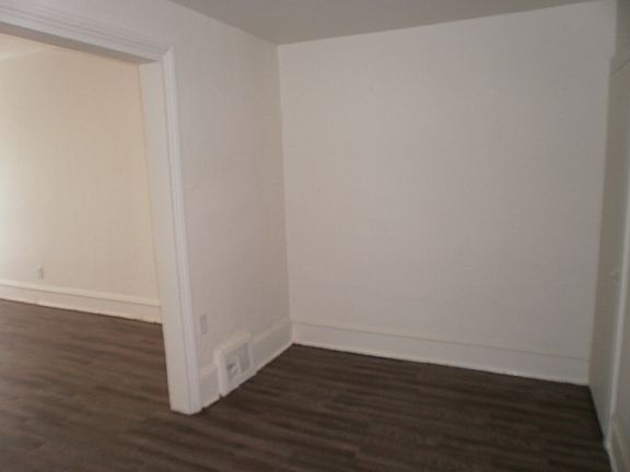 5th image of 930 S Park St W #2