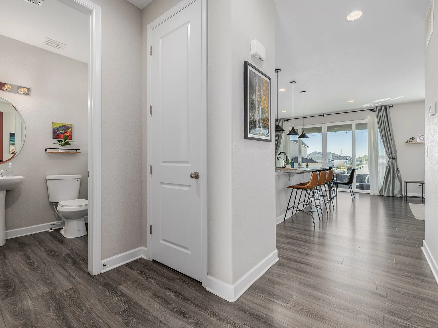 3 bed, 2.5 bath, 1831 sqft, $3,900 — Photo 1