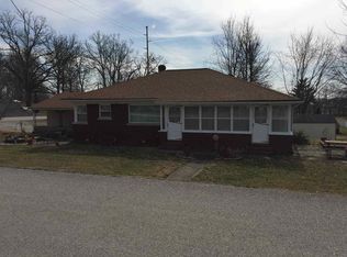 302 S Main St, Dale, IN 47523