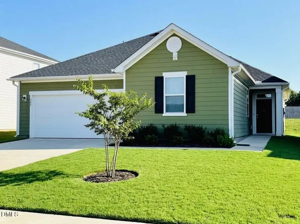 200 Chestnut Oak Ln, Lillington, NC 27546