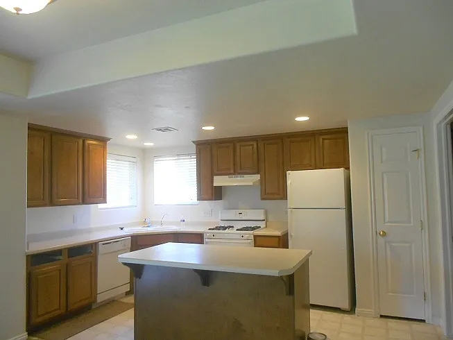 1078 S 500 East Cir — Photo 2