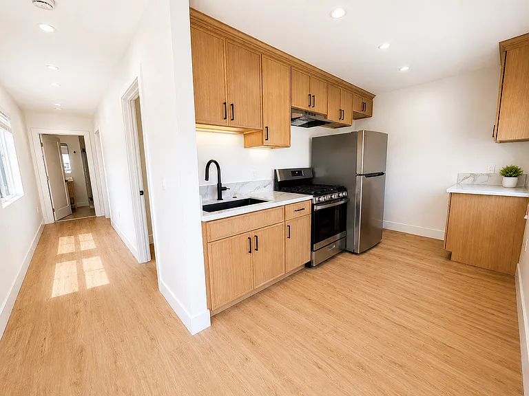2820 Exposition Blvd #E — Photo 6