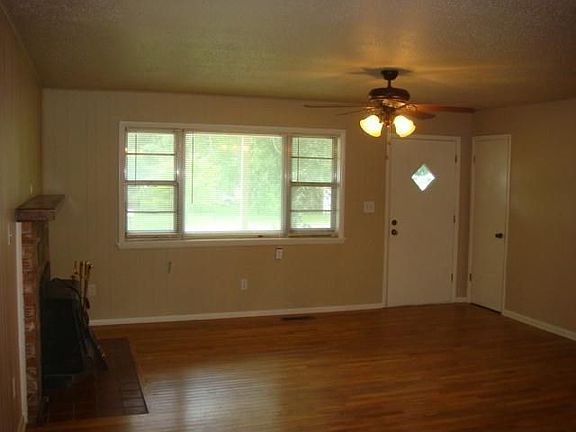 2nd image of 549 W Laura Lee St