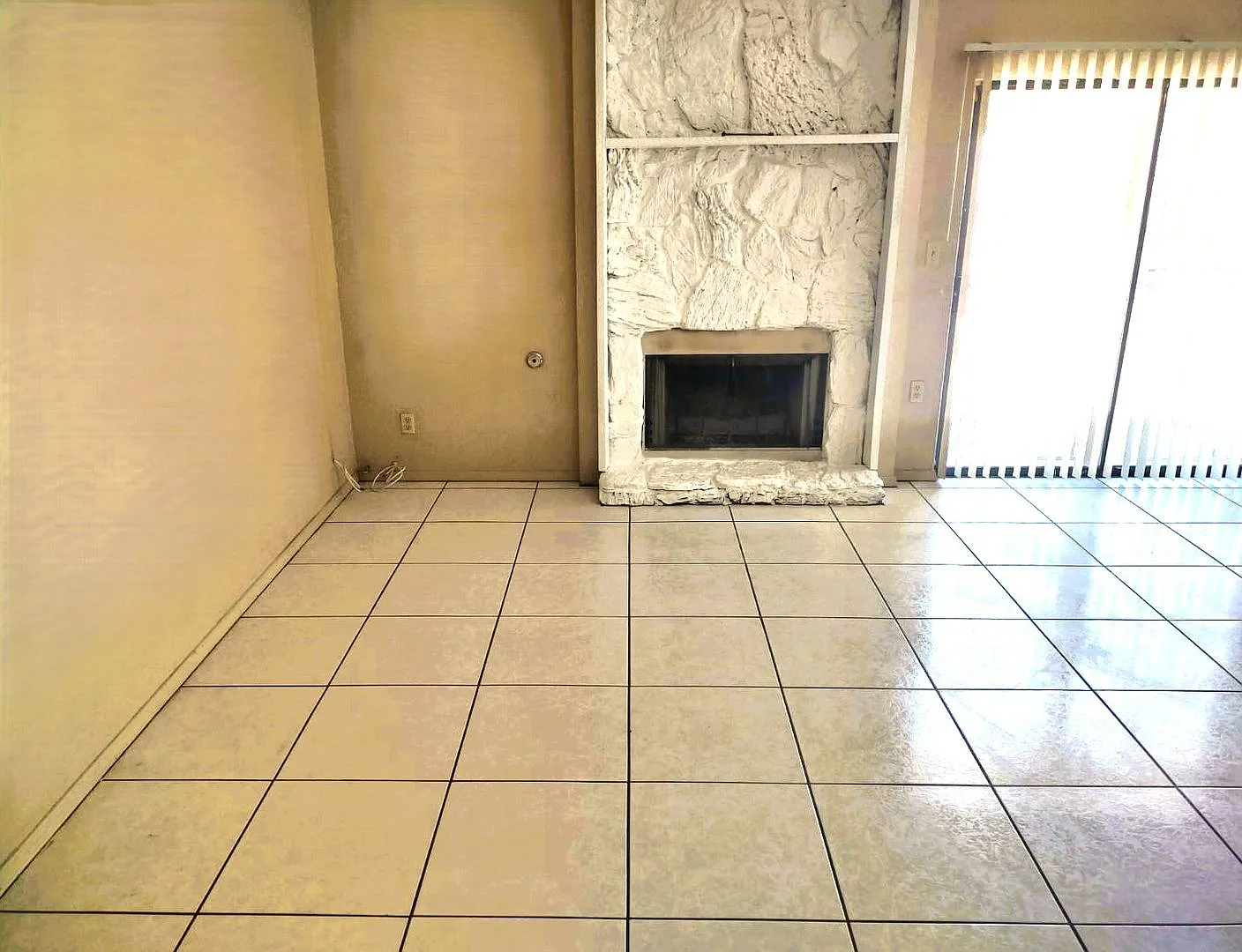 Nice Single Level Westside Home With Refrigerated Air Located In Quiet Well Established Neigthbor... — Photo 2