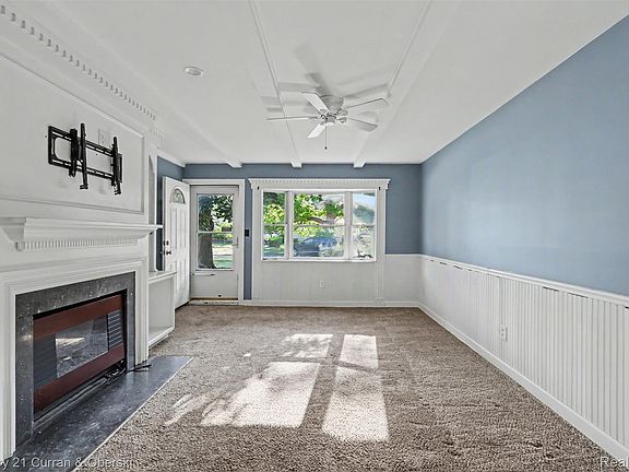 4th image of 7908 Clippert St