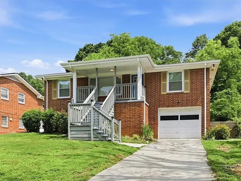 2705 Lincoln Ct NW — Photo 25