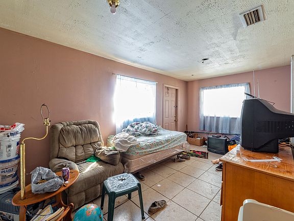 4th image of 1830 Keewin Ave NE