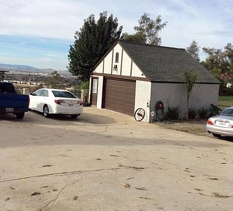 5th image of 28573 Highland Ave