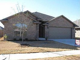 Home for Sale in Edmond, Oklahoma $178,000