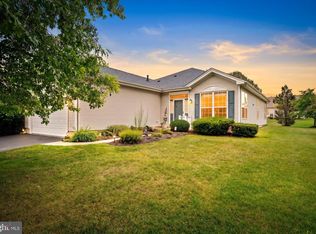 5 Ellington Dr, Columbus, NJ 08022