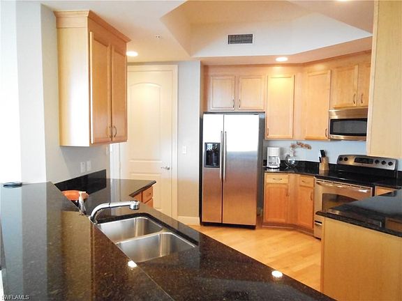 5th image of 2090 W 1st St #E3005