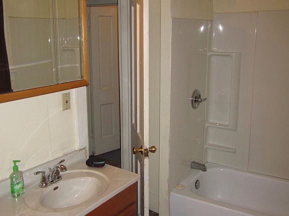4th image of 316 E Cherry St #1