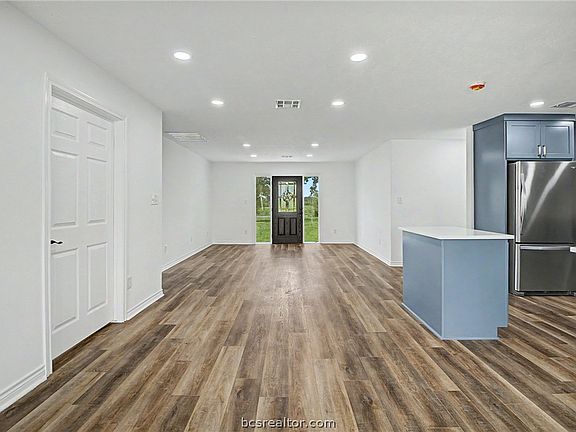 2nd image of 7490 County Road 107