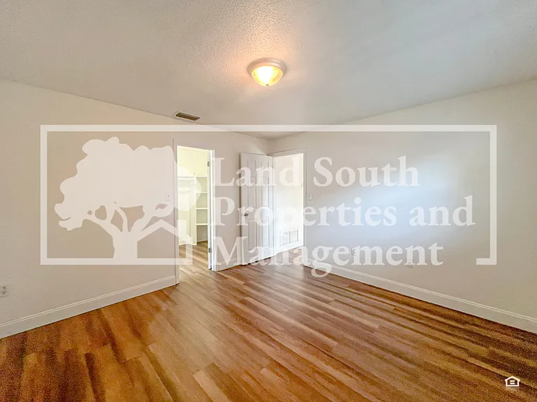 817 W Carole St #11 — Photo 8