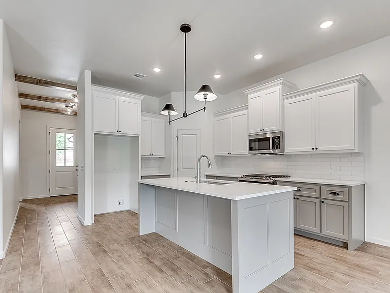 2600 Woods Edge Dr — Photo 20