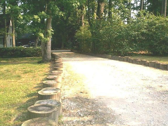 3rd image of 128 Woodville Cir