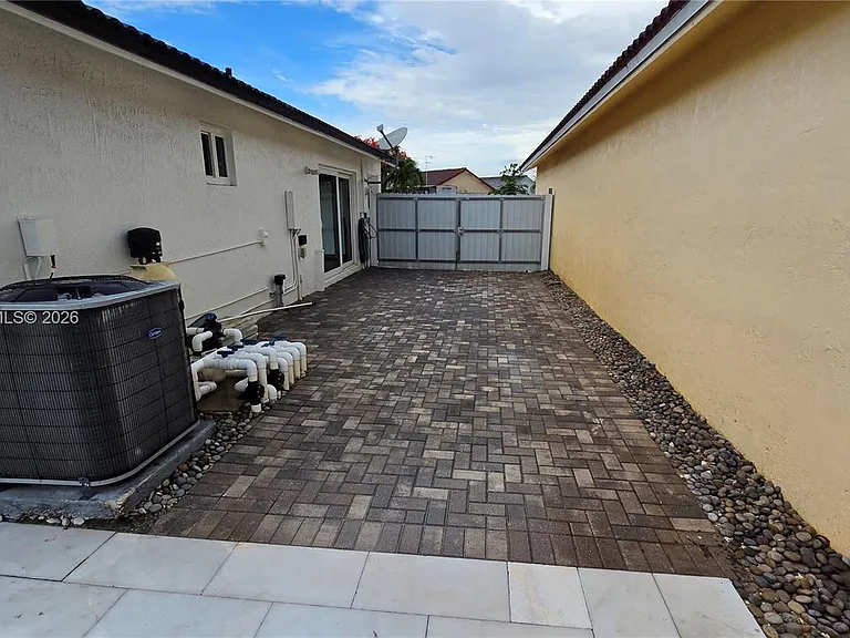 14466 SW 179th Ln — Photo 31