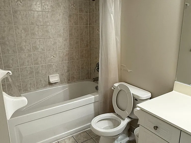 61 Town Centre Ct #1512 — Photo 11