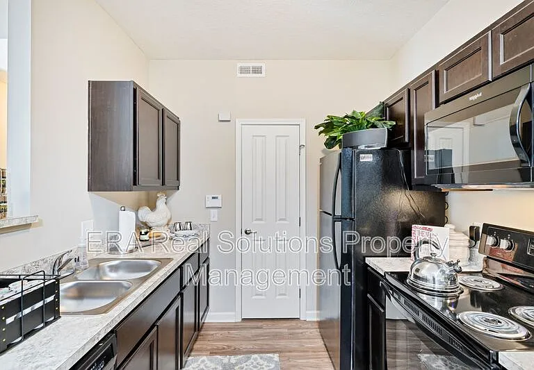 1627-108 Gilmore Park Ave — Photo 4