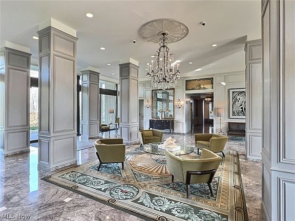 2nd image of 2 Bratenahl Pl APT 4D