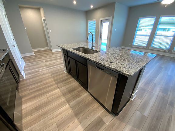 5th image of 2814 Valdez Dr