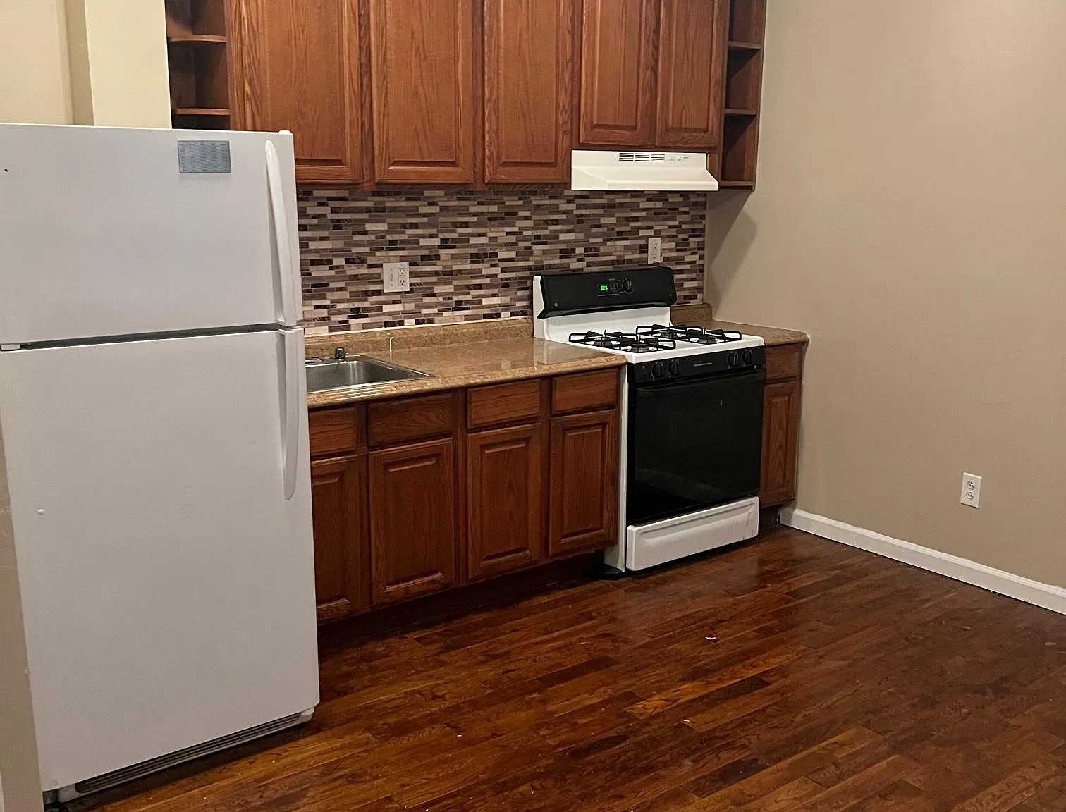 1 bed, $1,050 — Photo 4