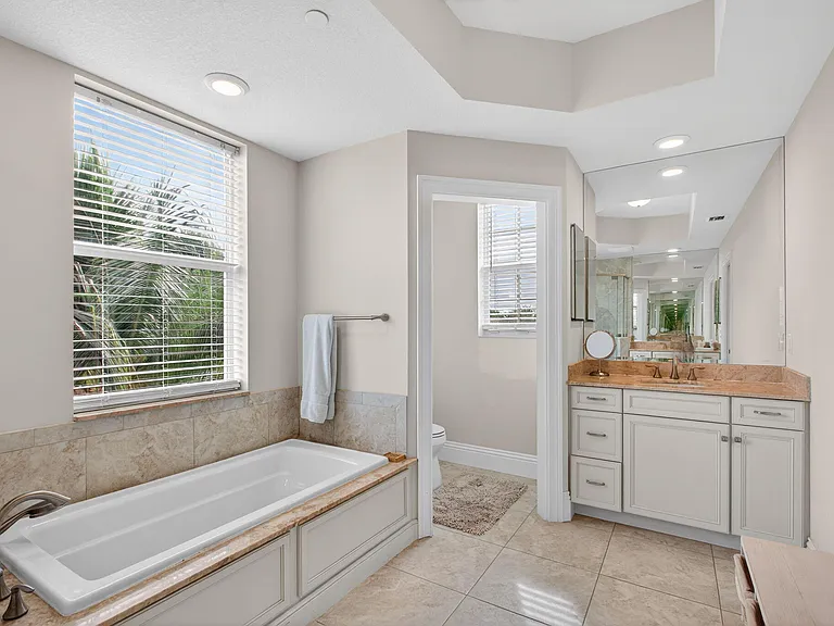 834 Bay Colony Dr S — Photo 23