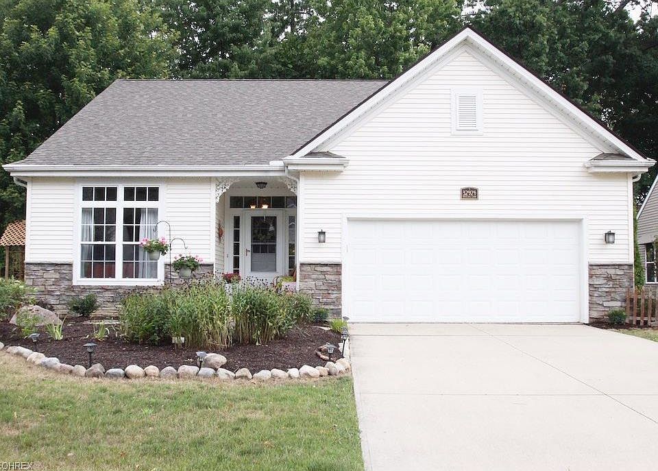 1st image of 32924 Titus Hill Ln