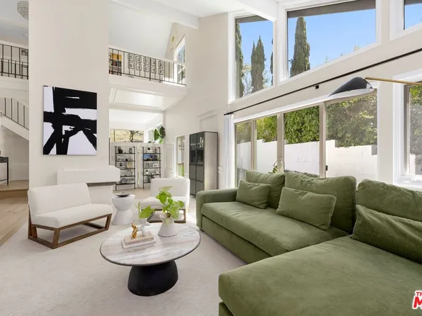 2760 Woodwardia Dr, Los Angeles, CA 90077