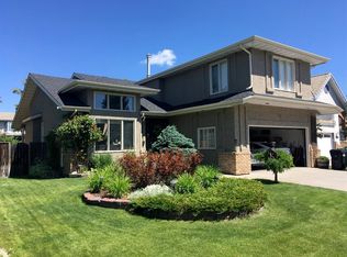 63 S Edgeridge Ct NW, Calgary, AB T3A4P1