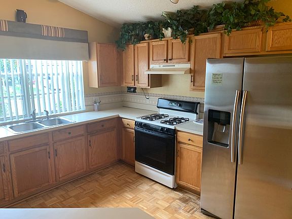3rd image of 516 Prince Charles Dr