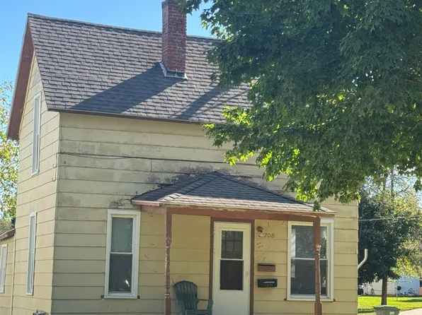 708 Freeman St, Charles City, IA 50616
