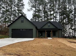 2138 Margaret Dr, Mount Airy, NC 27030