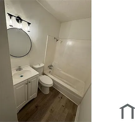 927 Garden St — Photo 2