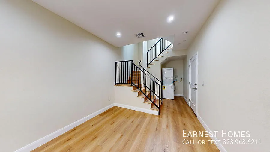 Bright & Spacious 2-Bedroom Home Near Main Street Alhambra! — Photo 2