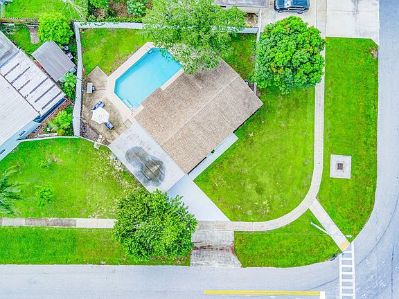 3rd image of 9518 Keating Drive