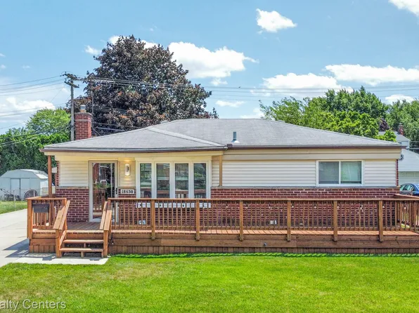 18630 Woodbine St, Fraser, MI 48026