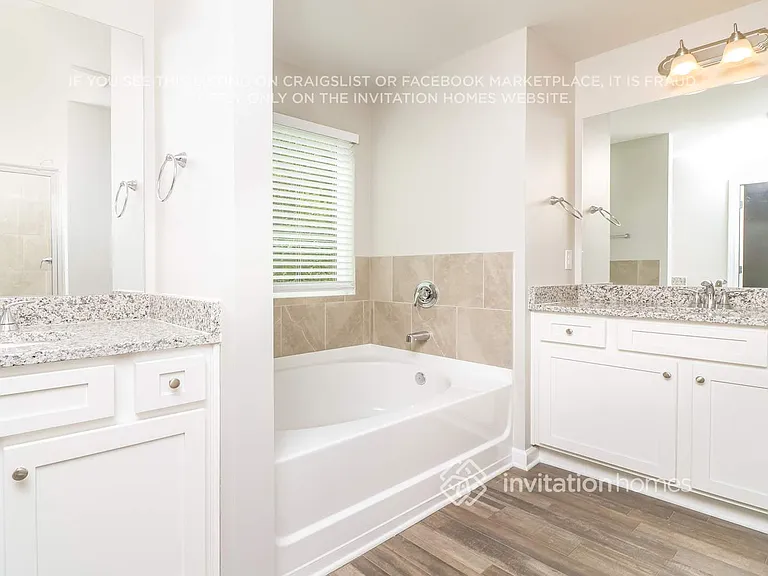 139 W Woodland Mnr — Photo 16
