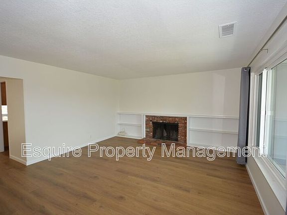 3rd image of 283 Calle Higuera