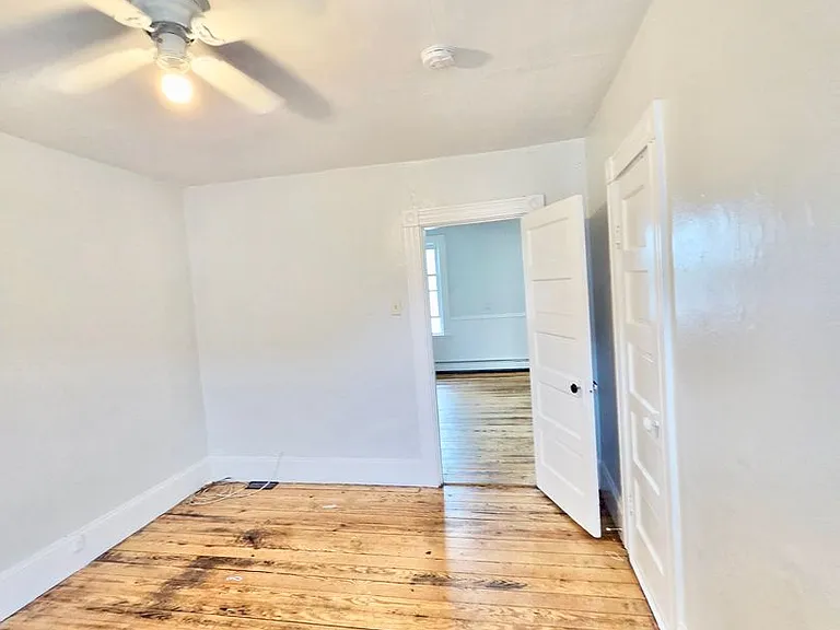 25 Read Ave — Photo 18