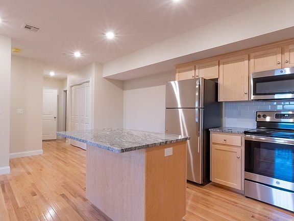 3rd image of 80 N Meadows Rd Unit 204