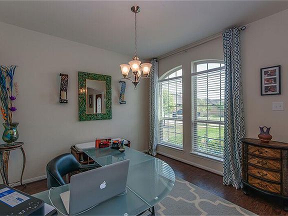 2nd image of 2453 Pamplona Ln