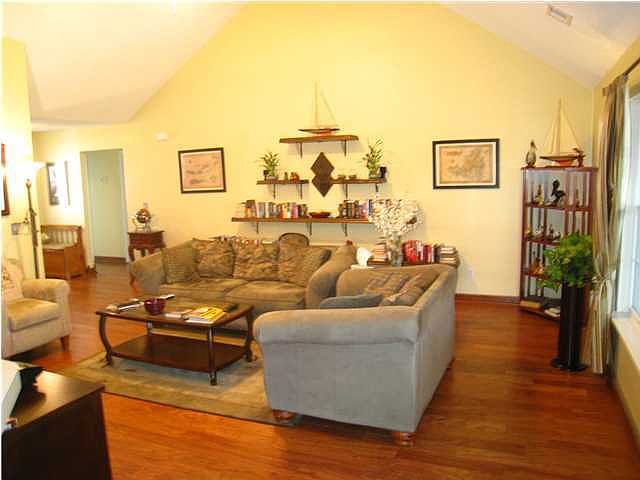2nd image of 303 Springdale Ct