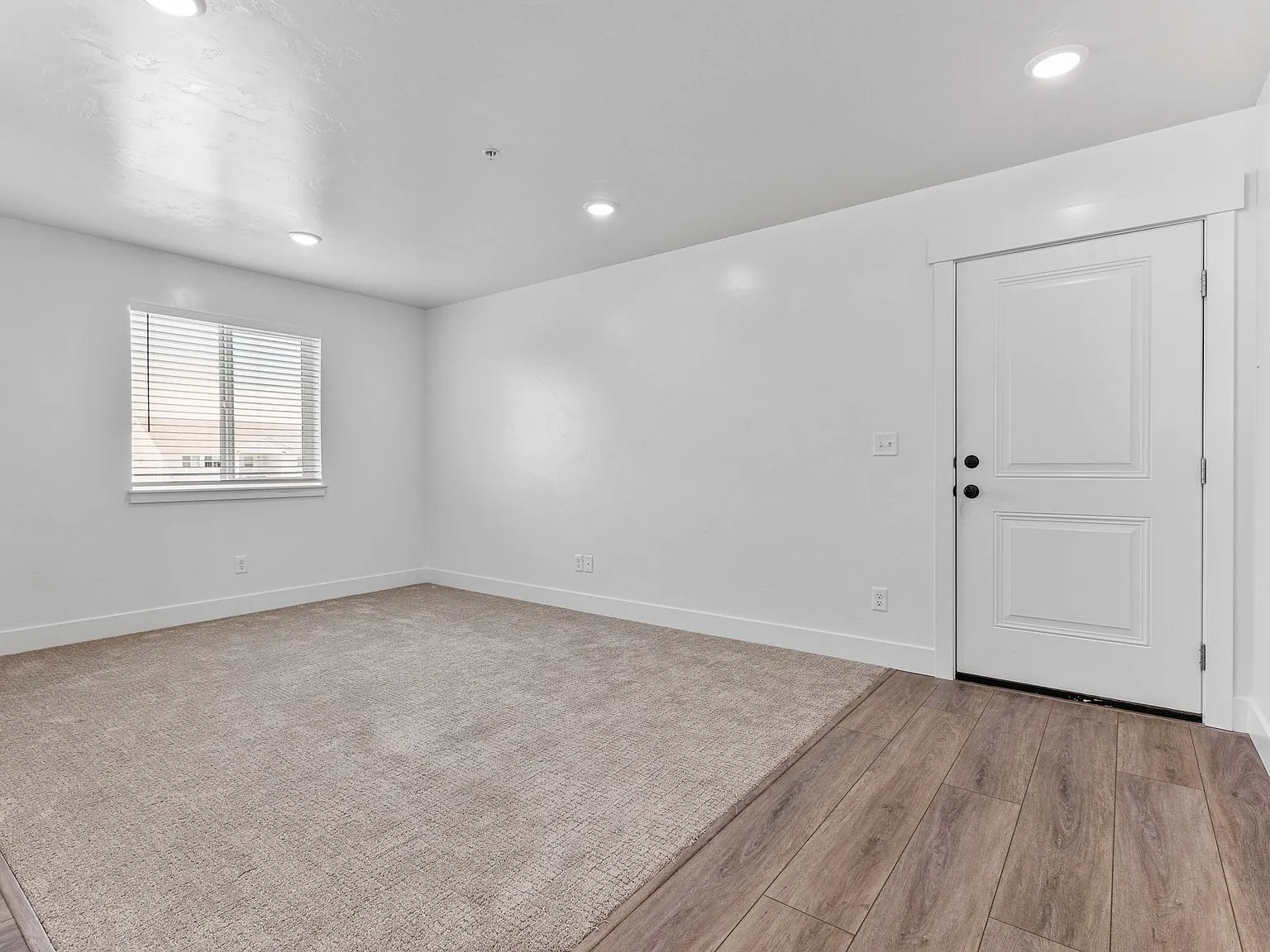 3 Bedroom 1.5 Bathroom — Photo 2